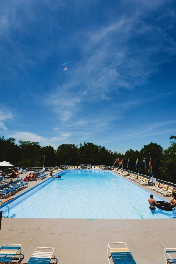 Rainbow Mountain Resort - Lgbtq Friendly إيست سترودسبورغ المظهر الخارجي الصورة